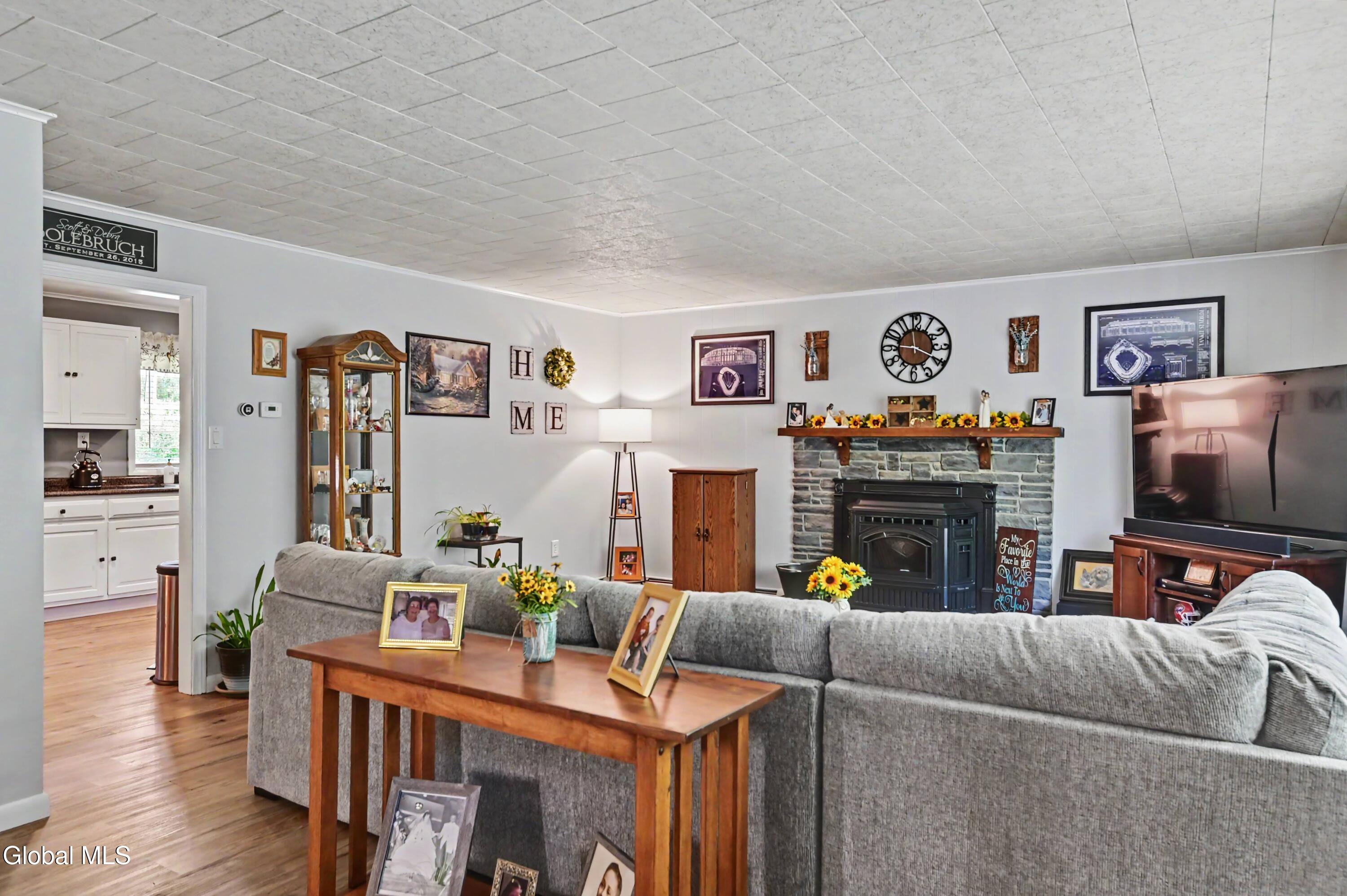 206 Hillview Road Gloversville, NY 12078 - Photo 5 of 31 08_206 Hillview Rd