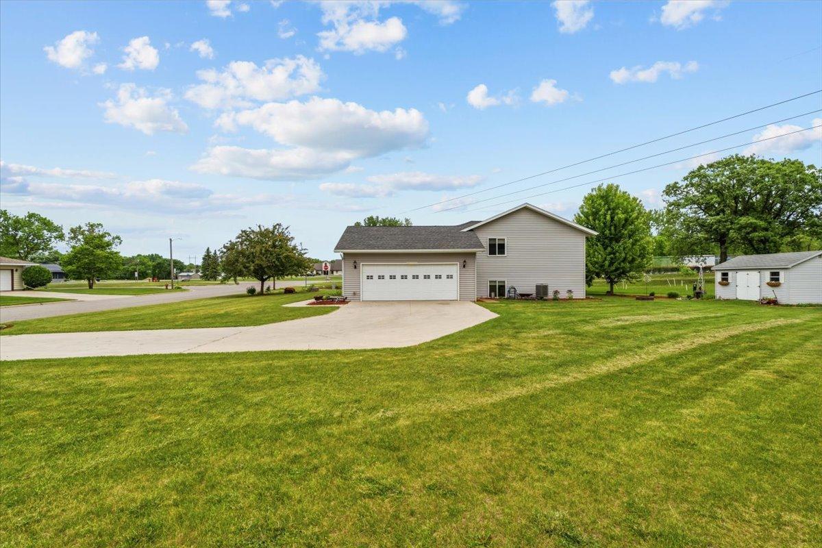 1230 Lenore Way Fergus Falls, MN 56537 - Photo 8 of 88