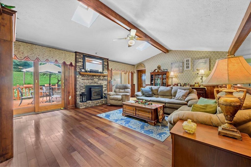 174 West Cruikshank Road Butler, PA 16002 - Photo 3 of 25