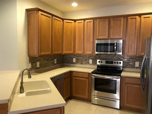 $2,200 | 140 Shell Falls Drive, Apollo Beach, FL 33572