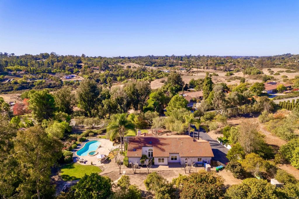 17543 Via Del Bravo Rancho Santa Fe, CA 92067 - Photo 39 of 41 an aerial view of a city with lots of residential buildings