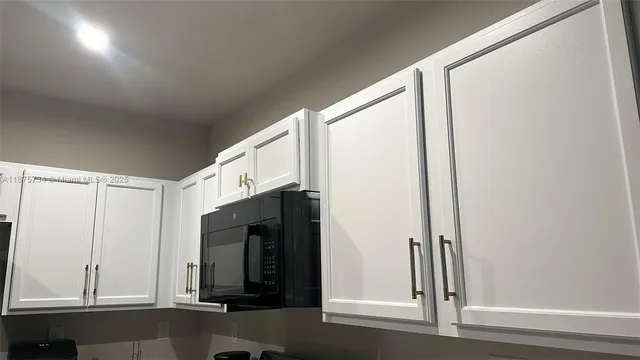 $2,400 | 1070 Northwest 6th Terrace, Unit 1070, Homestead, FL 33034