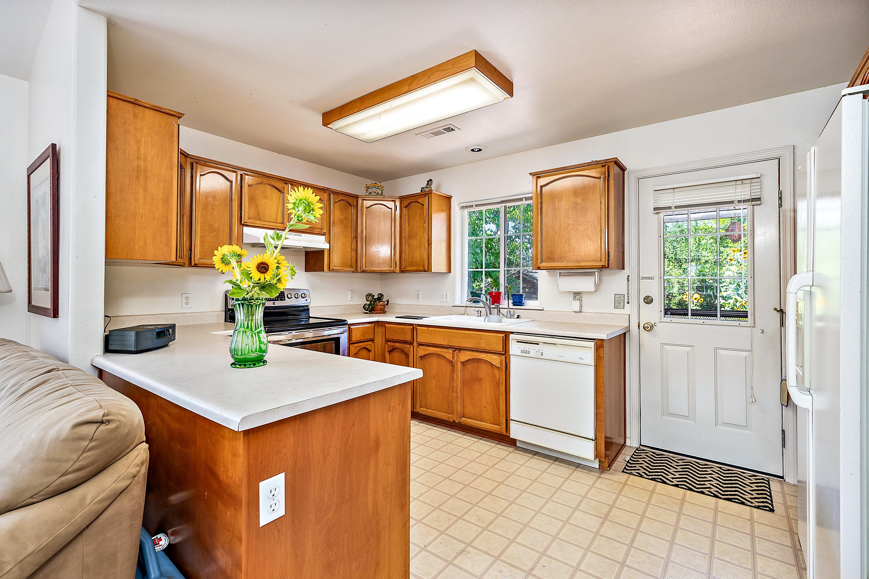 295 Randy Street Ashland, OR 97520 - Photo 8 of 26 RS(13)