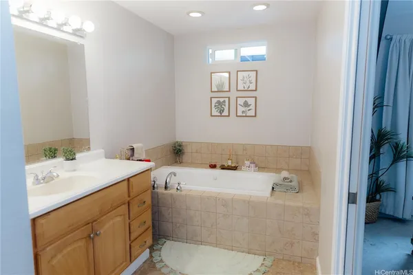 $1,200,000 | 94-386 Makapipipi Street, Mililani, HI 96789