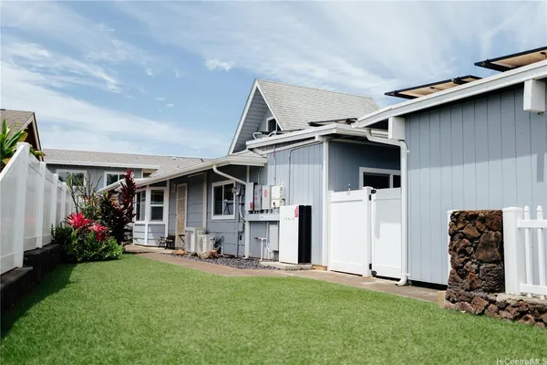 $1,200,000 | 94-386 Makapipipi Street, Mililani, HI 96789