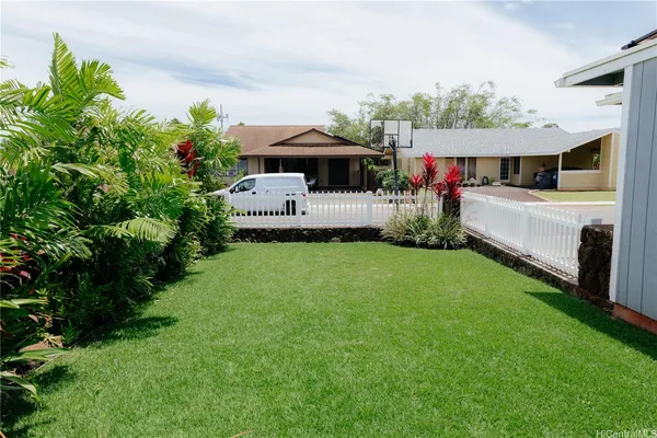 $1,200,000 | 94-386 Makapipipi Street, Mililani, HI 96789