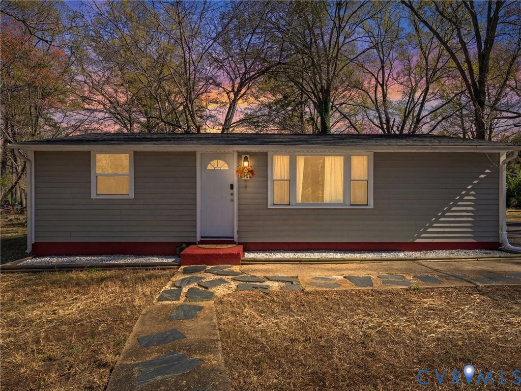 1401 Bramwell Road Richmond, VA 23225 - Photo 2 of 42 a backyard of a house
