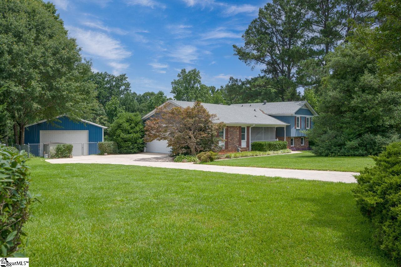 14 Rollingreen Road Greer, SC 29651 - Photo 1 of 34
