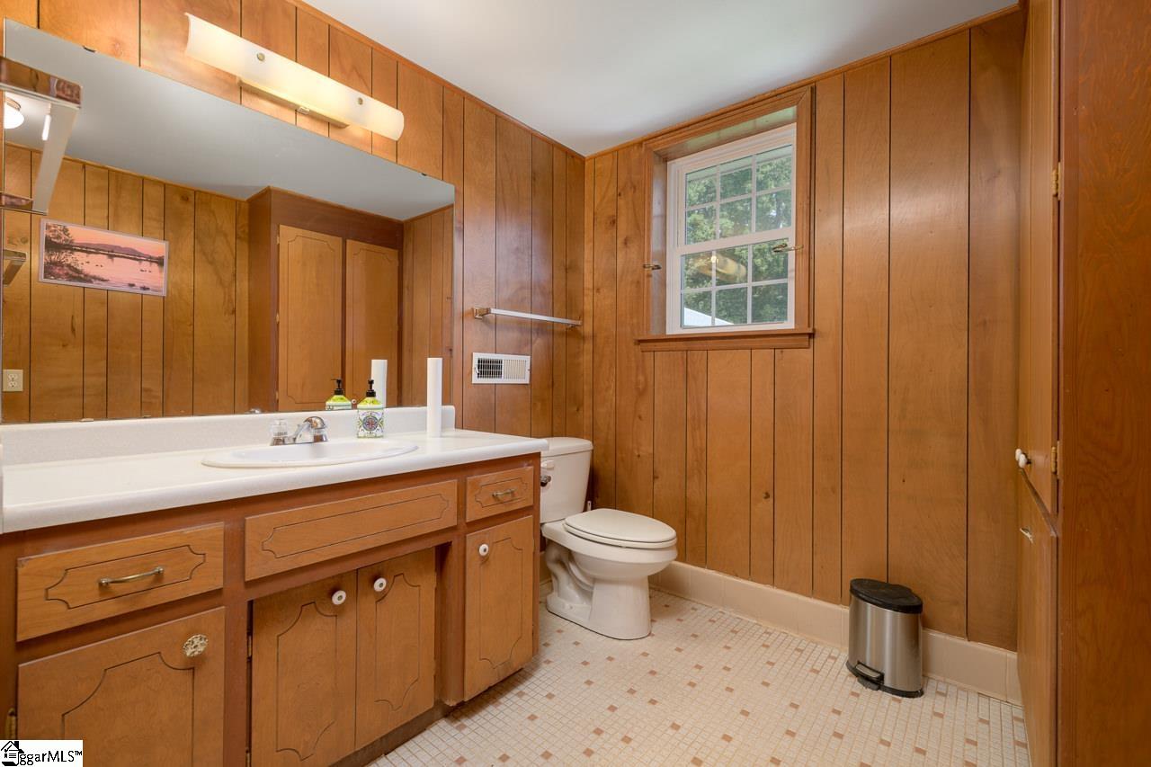 14 Rollingreen Road Greer, SC 29651 - Photo 32 of 34