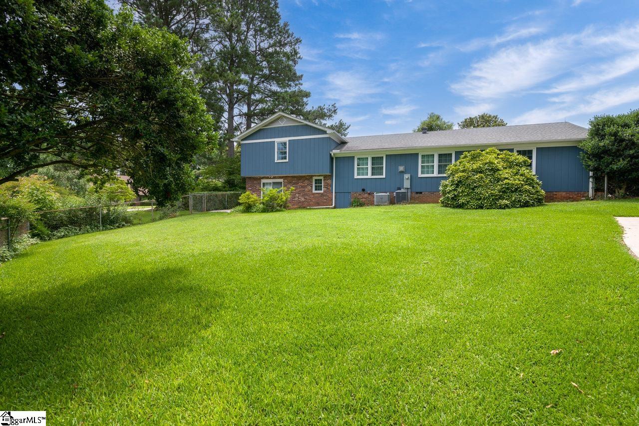 14 Rollingreen Road Greer, SC 29651 - Photo 7 of 34