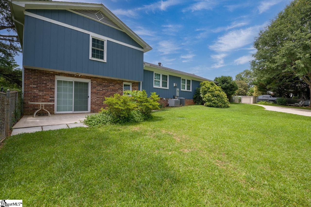 14 Rollingreen Road Greer, SC 29651 - Photo 8 of 34