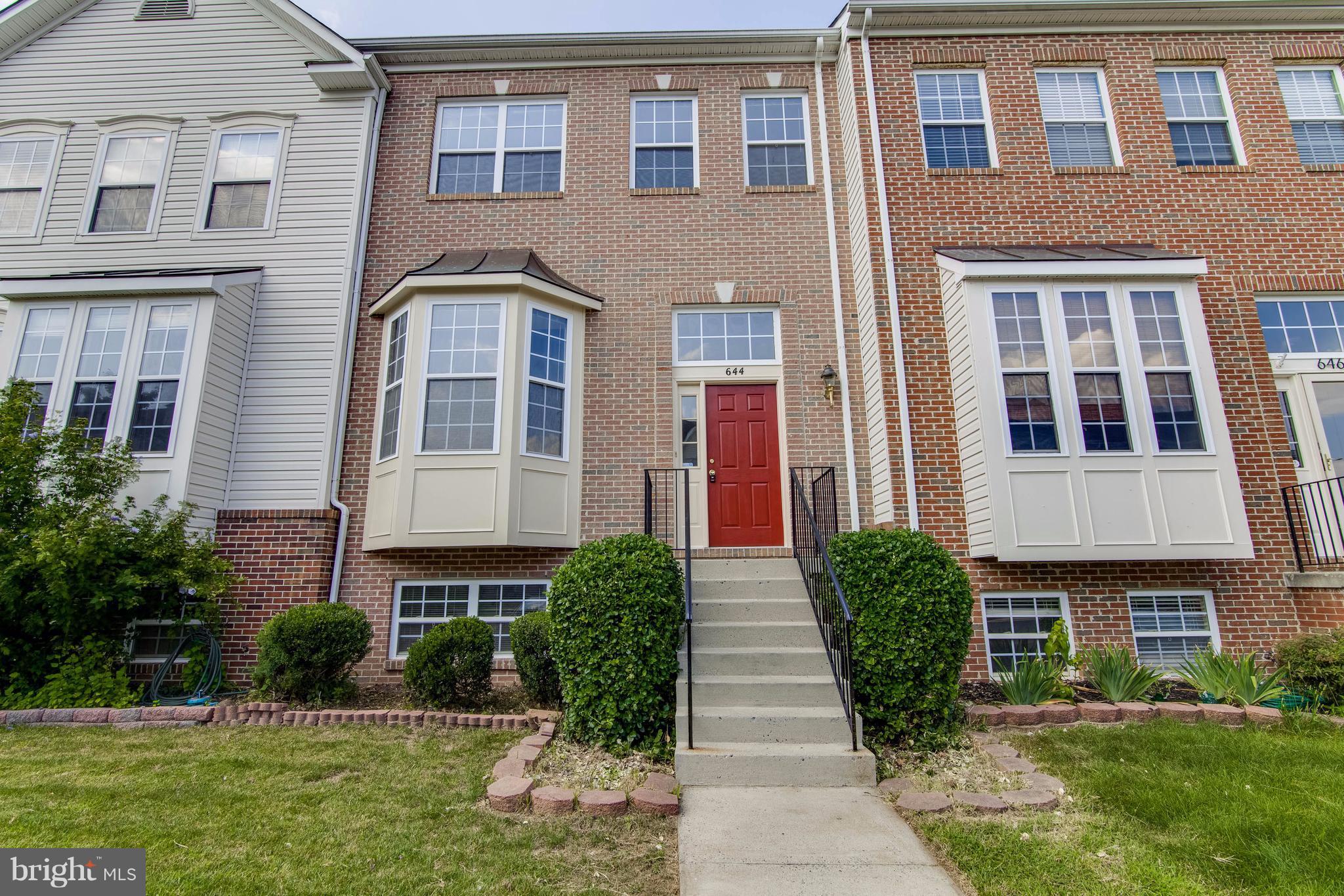 644 Springhouse Square Southeast Leesburg, VA 20175 - Photo 1 of 30 Exterior (Front)