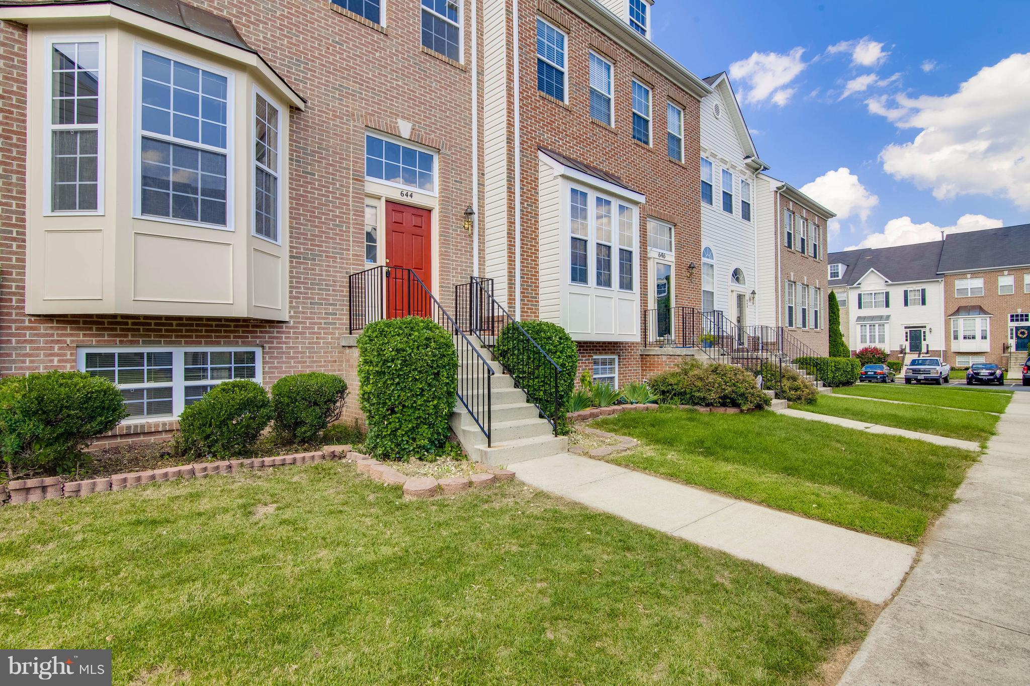 644 Springhouse Square Southeast Leesburg, VA 20175 - Photo 2 of 30 Exterior (General)