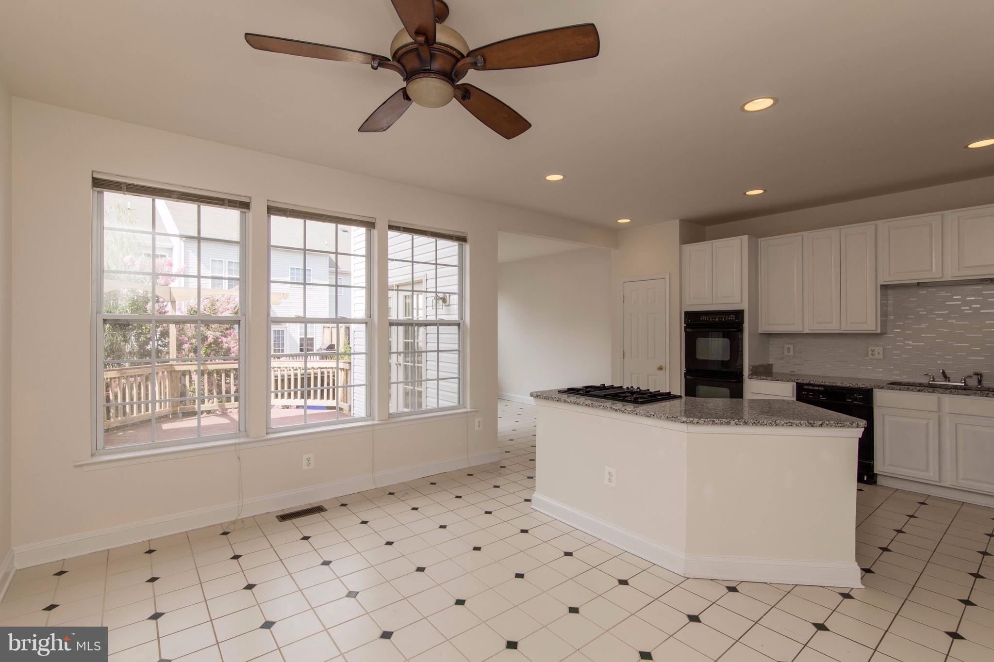 644 Springhouse Square Southeast Leesburg, VA 20175 - Photo 13 of 30 Kitchen