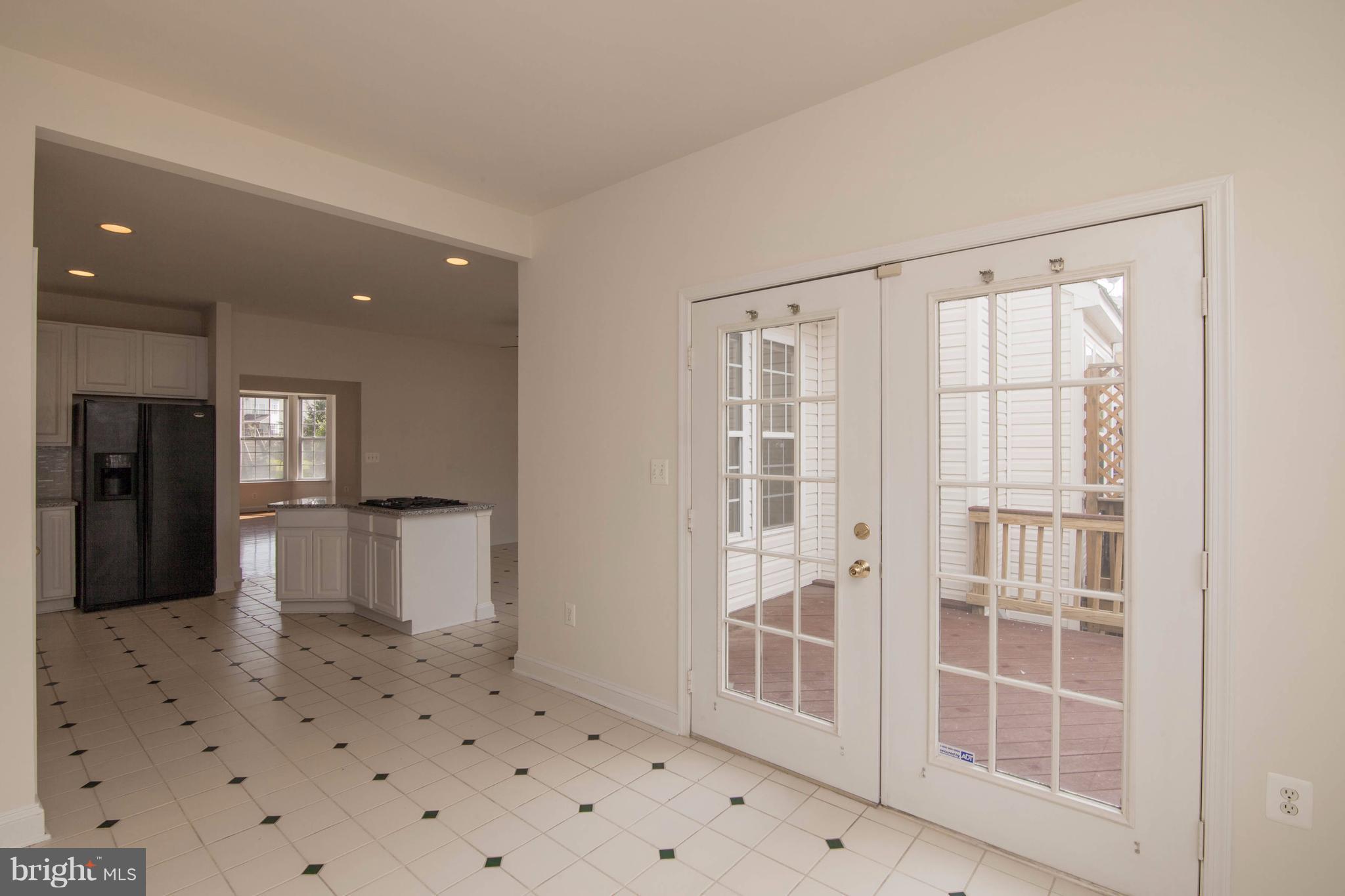 644 Springhouse Square Southeast Leesburg, VA 20175 - Photo 17 of 30 Kitchen