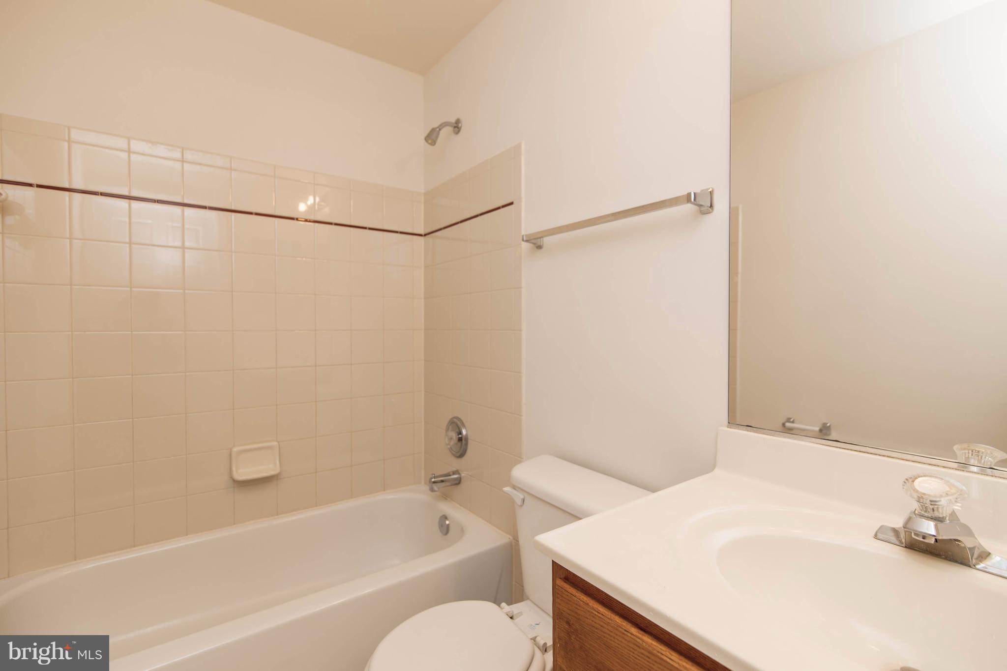 644 Springhouse Square Southeast Leesburg, VA 20175 - Photo 19 of 30 Bath
