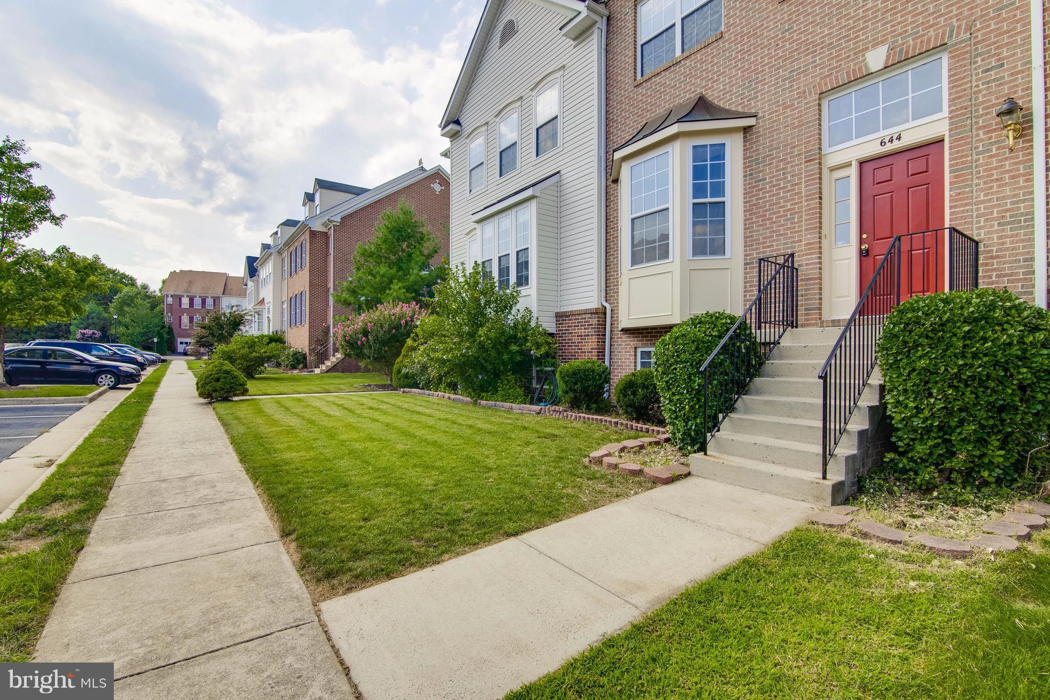 644 Springhouse Square Southeast Leesburg, VA 20175 - Photo 3 of 30 Exterior (General)