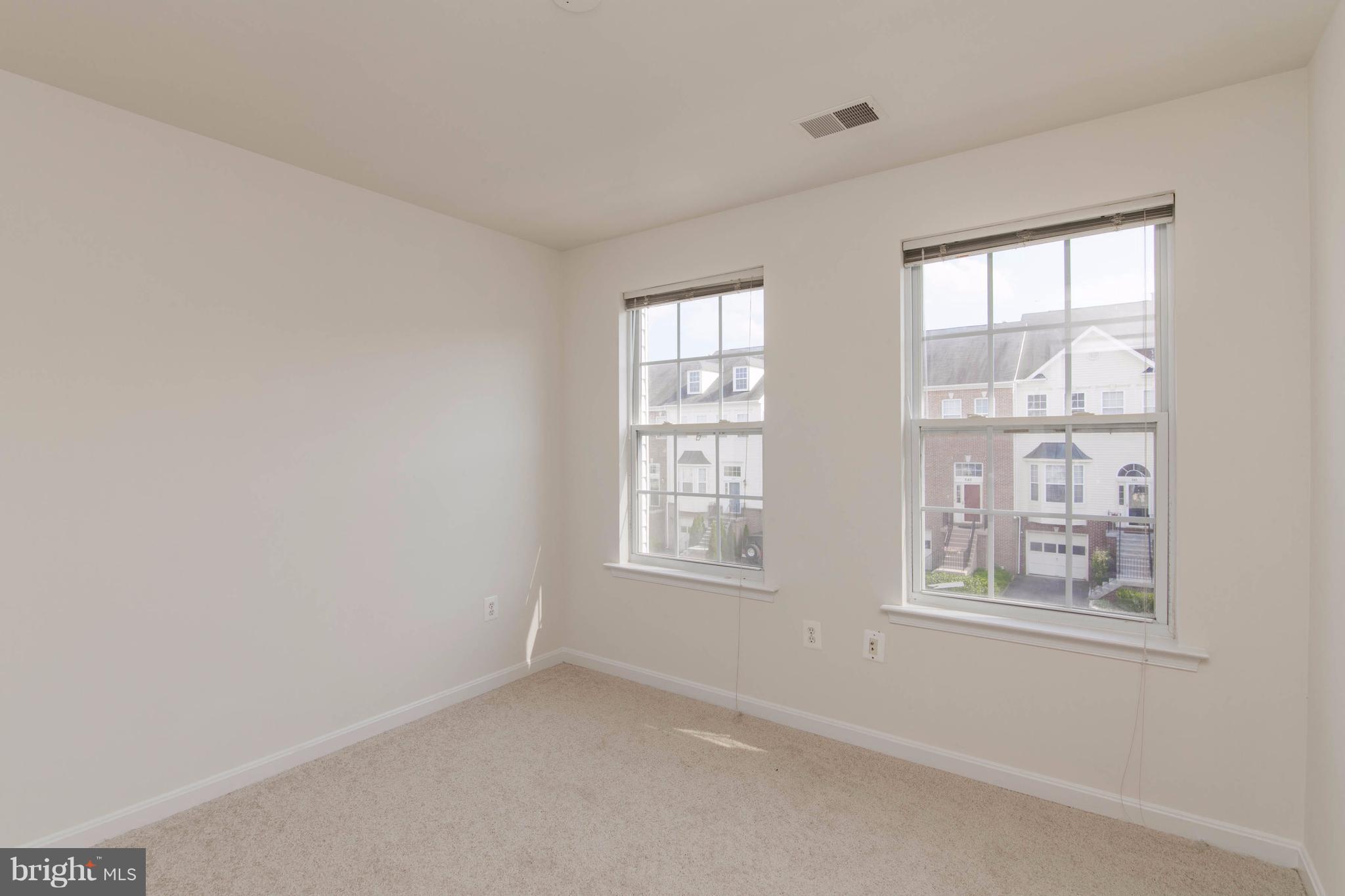 644 Springhouse Square Southeast Leesburg, VA 20175 - Photo 29 of 30 Bedroom