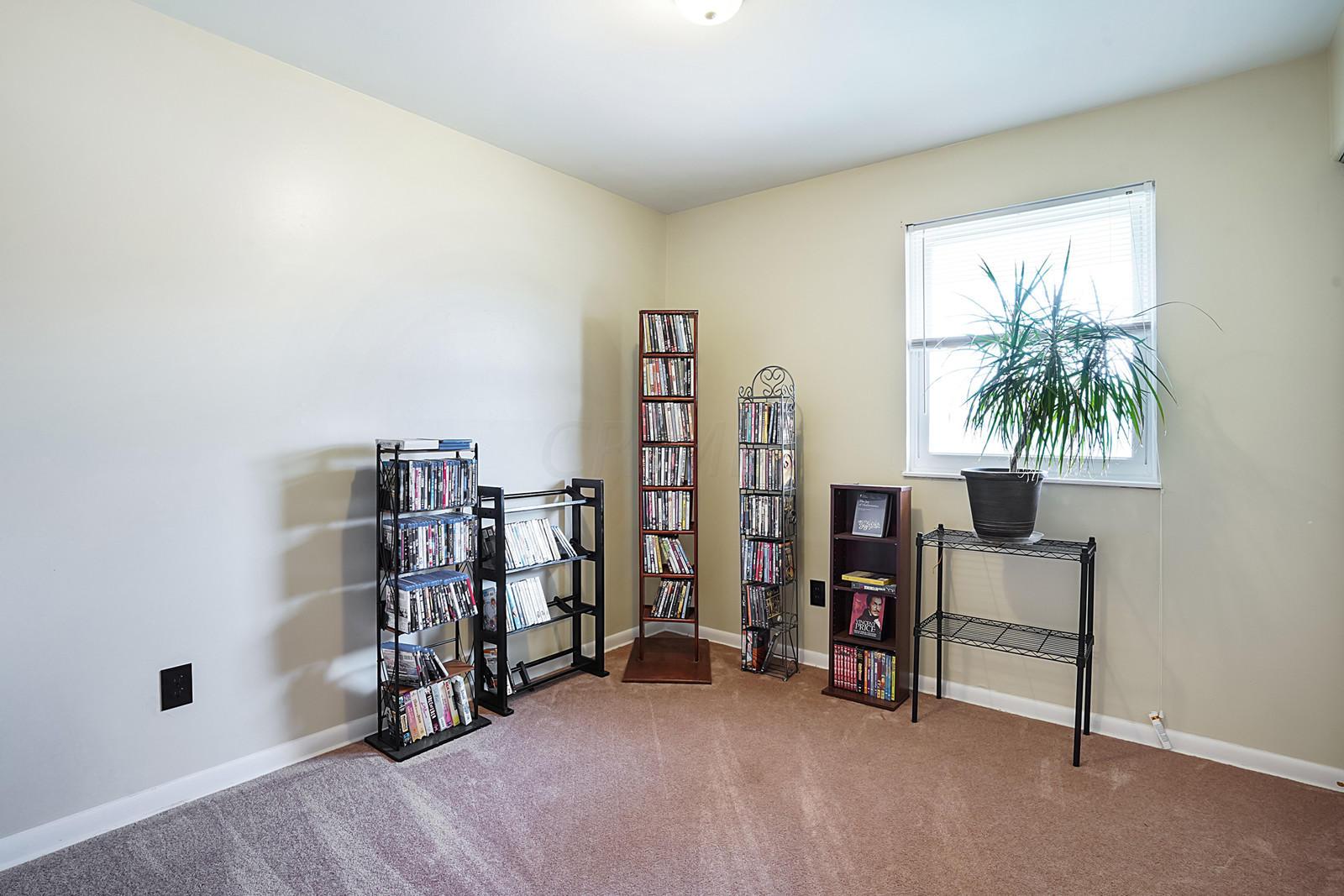 1487 Fullen Road Columbus, OH 43229 - Photo 18 of 31 Gallery Image 18