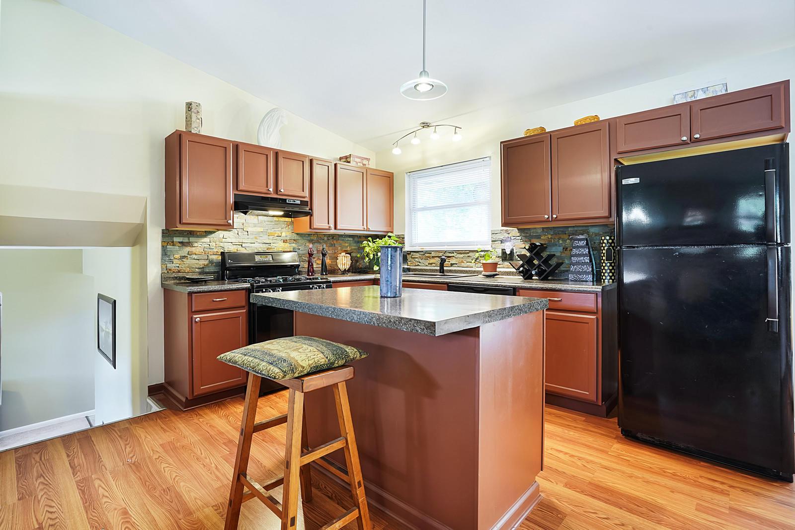 1487 Fullen Road Columbus, OH 43229 - Photo 5 of 31 Gallery Image 5