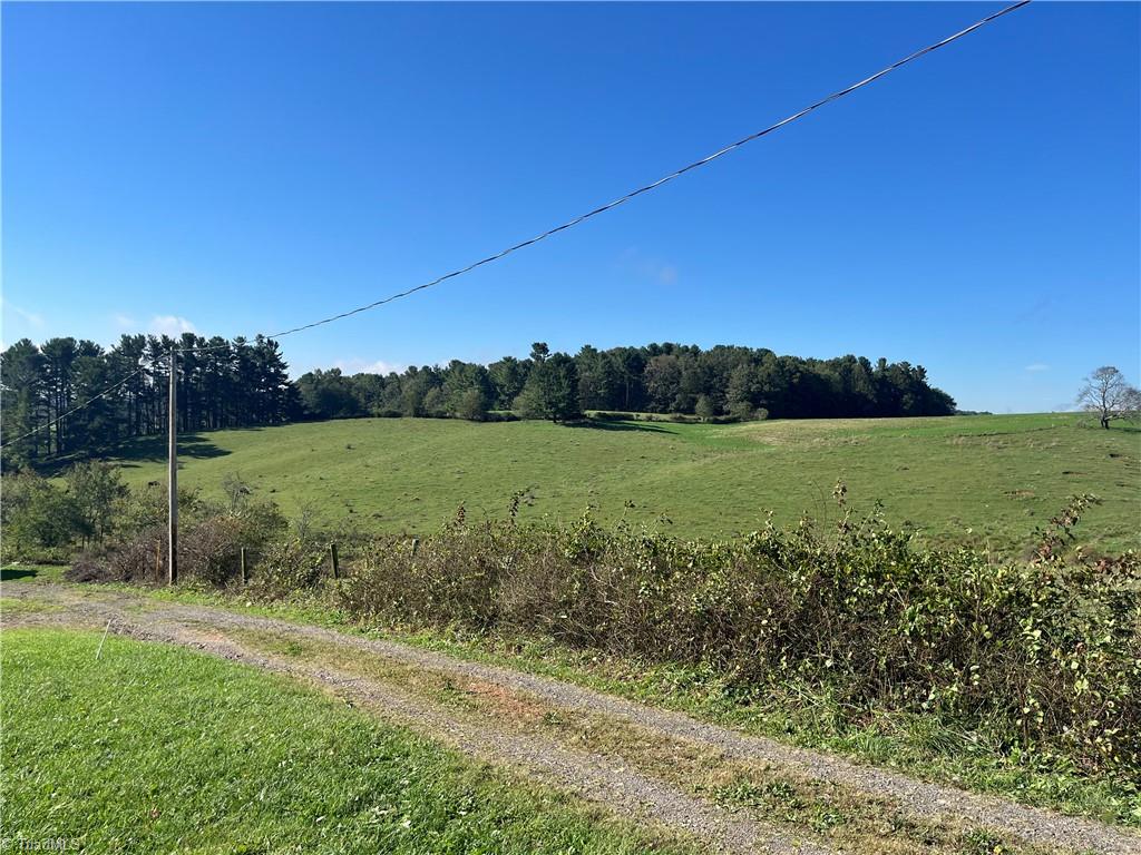 66 Emory Road Hillsville, VA 24343 - Photo 5 of 15 Gallery Image 5