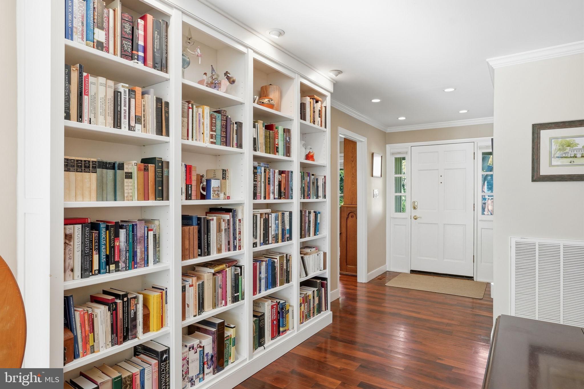 28540 Holden Road Easton, MD 21601 - Photo 18 of 55 Beautiful Built-Ins