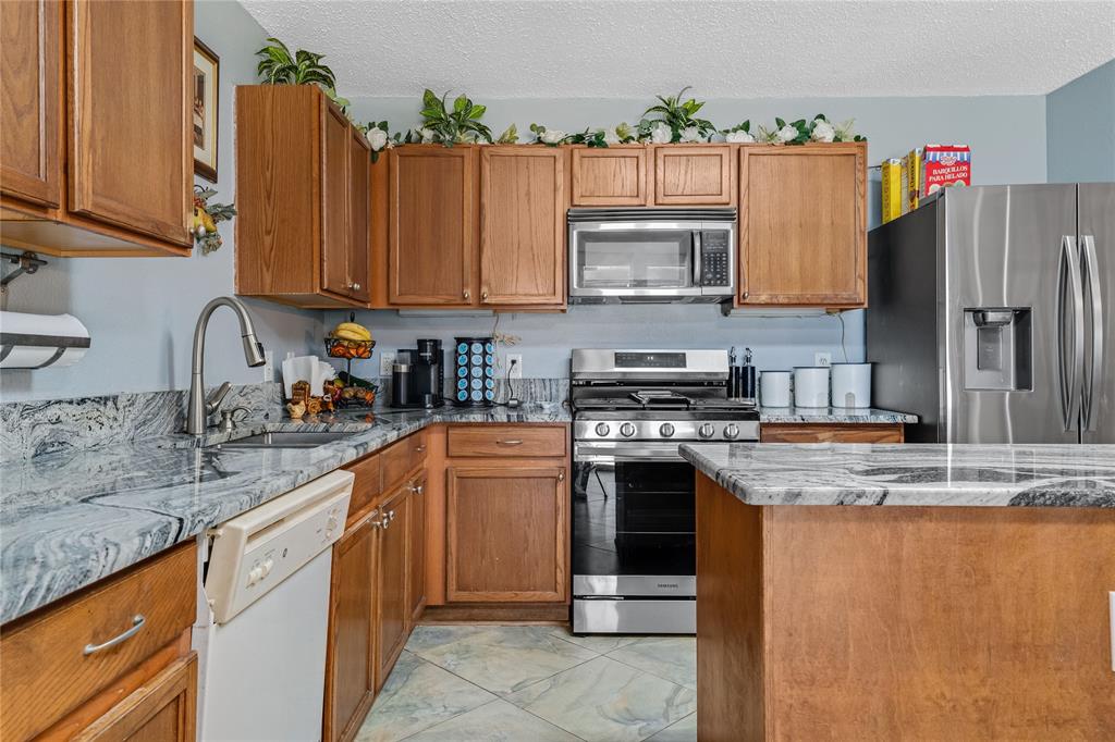 1032 Hampton Drive Forney, TX 75126 - Photo 12 of 32