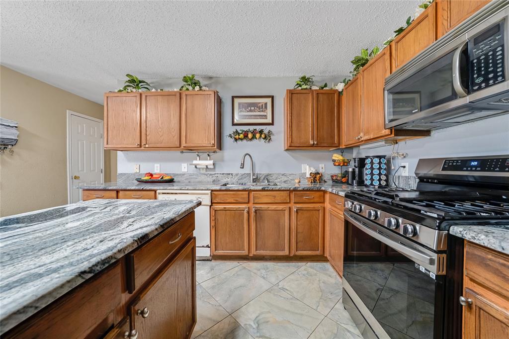 1032 Hampton Drive Forney, TX 75126 - Photo 13 of 32