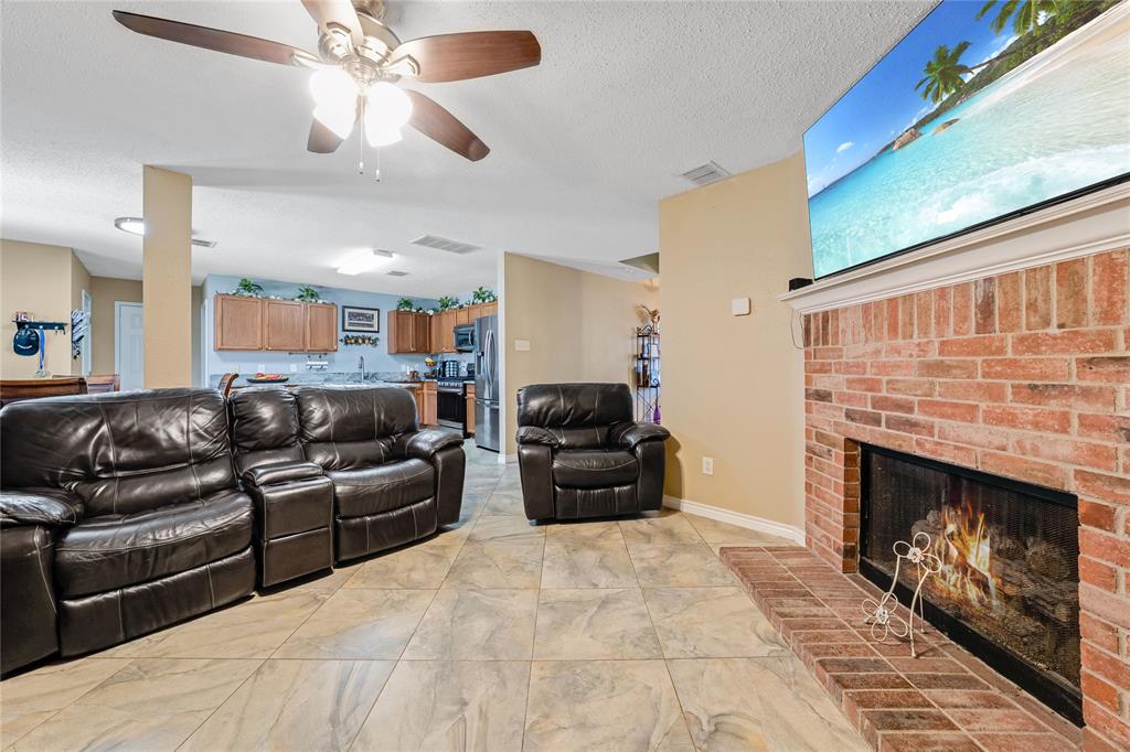 1032 Hampton Drive Forney, TX 75126 - Photo 6 of 32