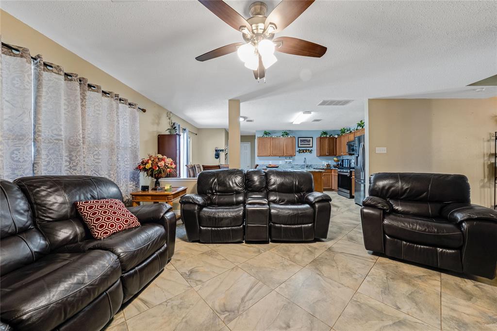 1032 Hampton Drive Forney, TX 75126 - Photo 8 of 32