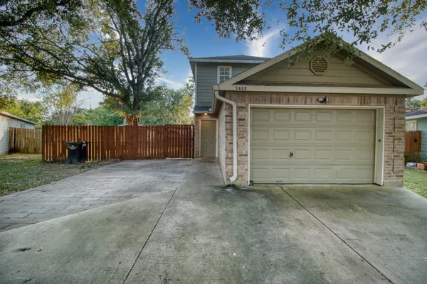 $2,000 | 1622 Dove Run, Brookshire, TX 77423