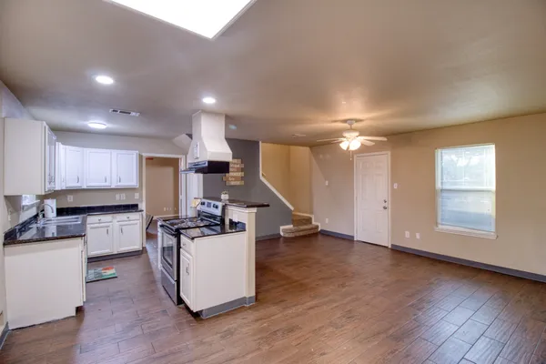 $2,000 | 1622 Dove Run, Brookshire, TX 77423