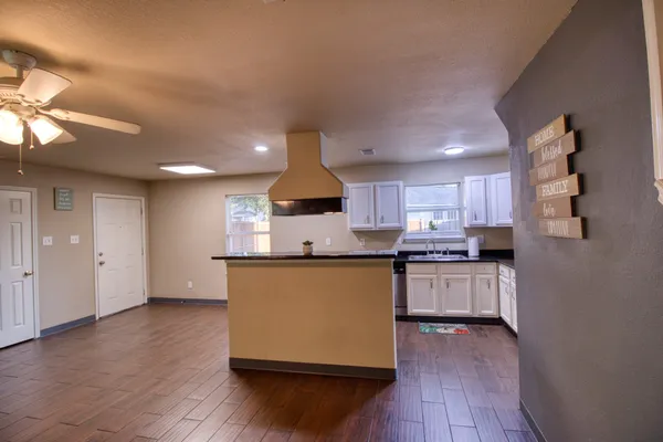 $2,000 | 1622 Dove Run, Brookshire, TX 77423