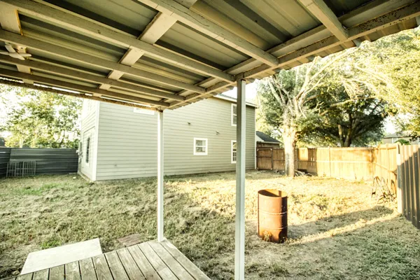 $2,000 | 1622 Dove Run, Brookshire, TX 77423
