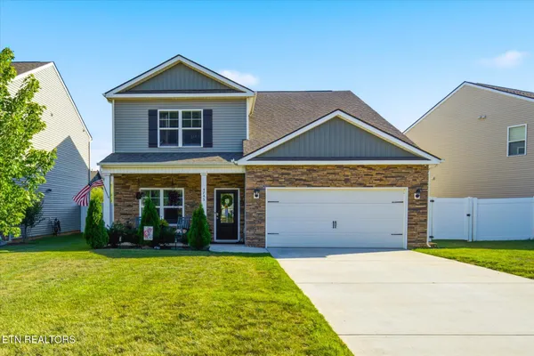 $450,000 | 4745 Willow Bluff Circle, Knoxville, TN 37914