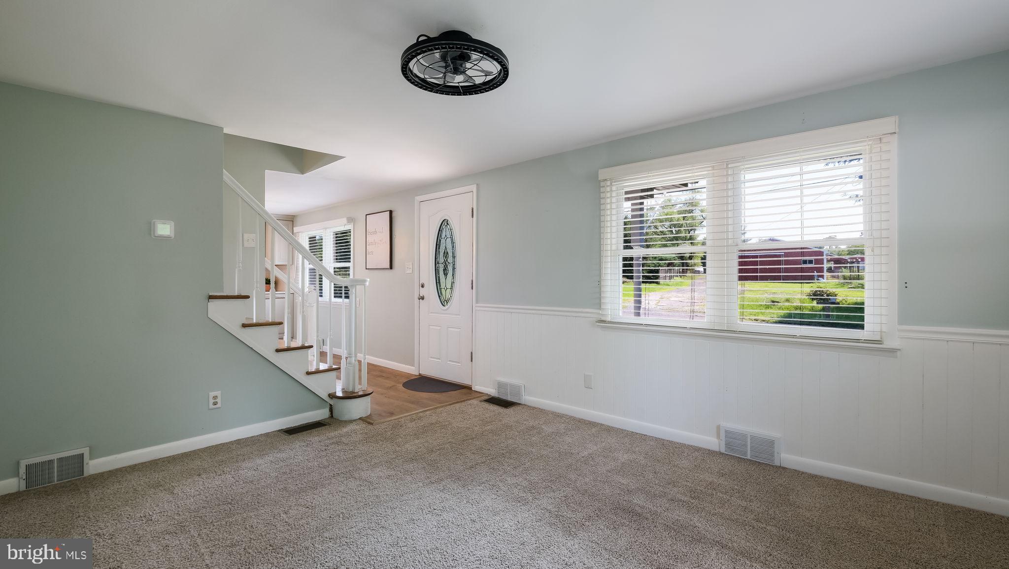 1034 Old Bethlehem Road Perkasie, PA 18944 - Photo 6 of 19 SPACIOUS LIVING ROOM