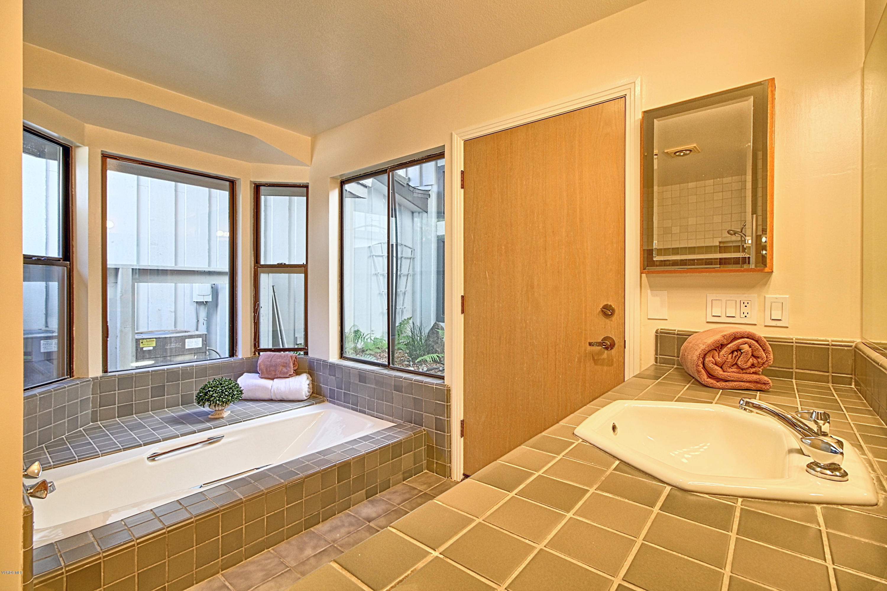 5940 Worth Way Camarillo, CA 93012 - Photo 35 of 67 0083_IMG_0250 (4)