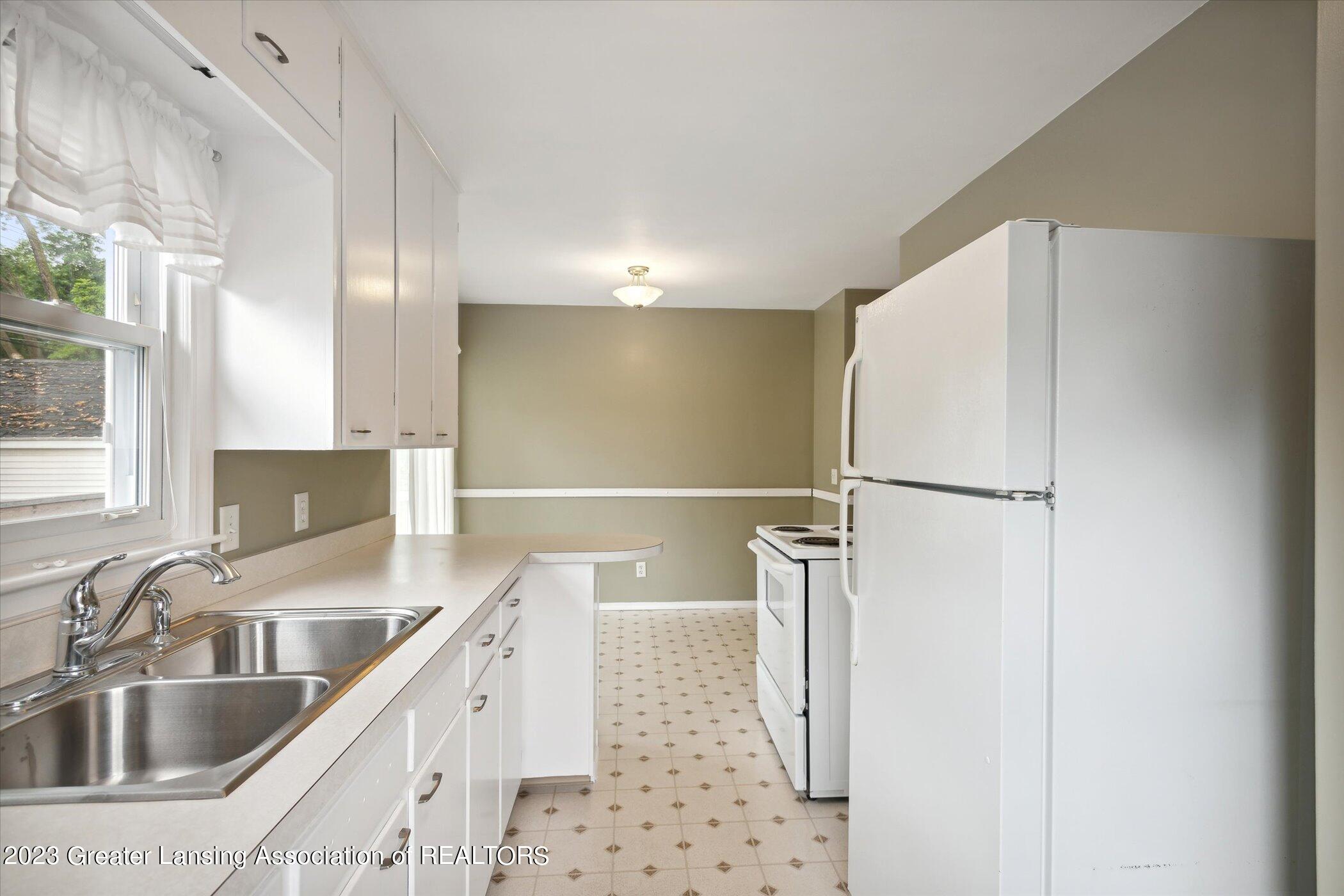 1515 West Rundle Avenue Lansing, MI 48910 - Photo 17 of 34 17-1515-W-Rundle-Ave-Lansing-MI-48910-Wi