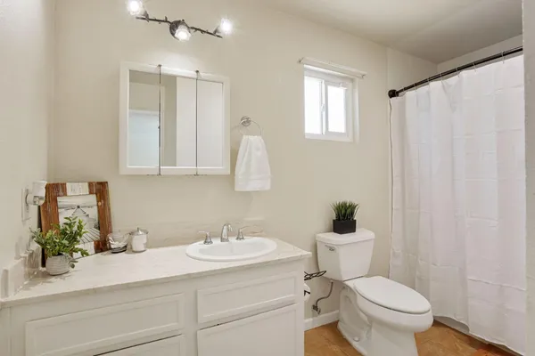 $489,900 | 822 Buchanon Lane, Manteca, CA 95336