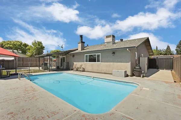 $489,900 | 822 Buchanon Lane, Manteca, CA 95336