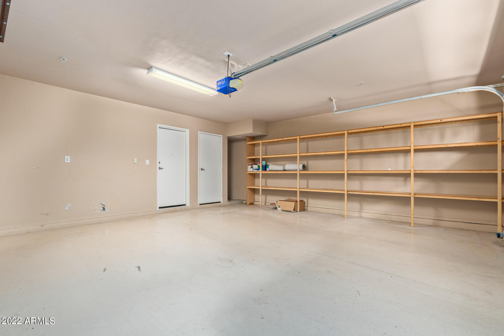 2150 West Alameda Road, Unit 1391 Phoenix, AZ 85085 - Photo 39 of 63 a view of an empty room with a window
