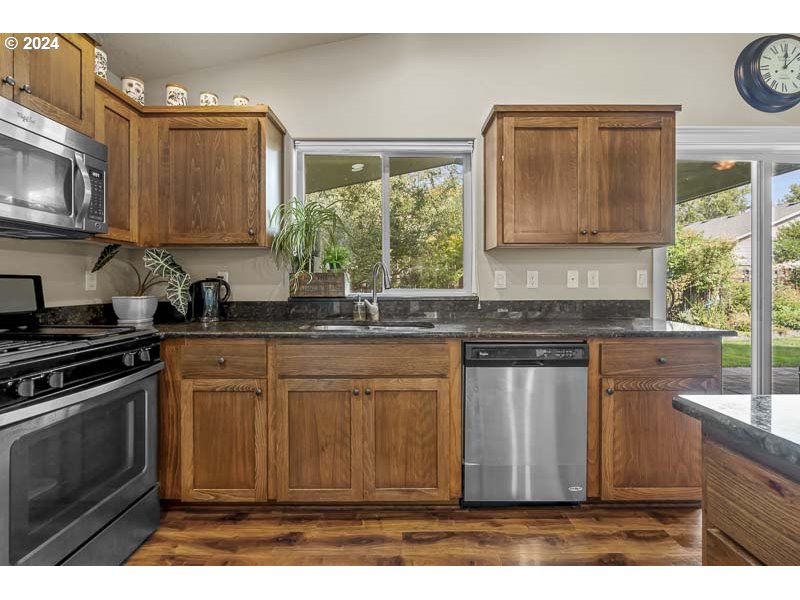2152 Equestrian Loop South Salem, OR 97302 - Photo 16 of 45 Gallery Image 16