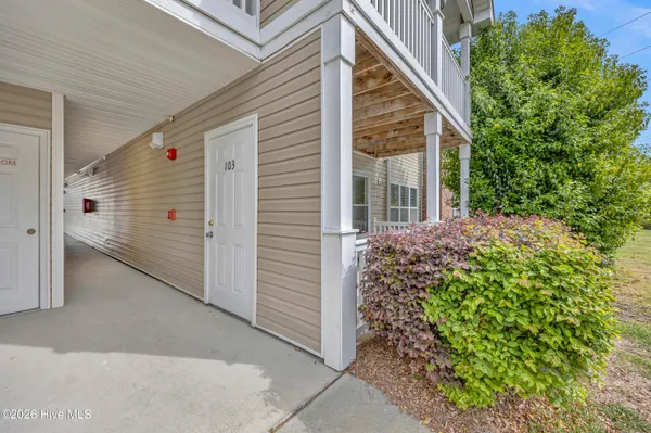 $1,650 | 4429 Jay Bird Circle, Unit 103, Wilmington, NC 28412