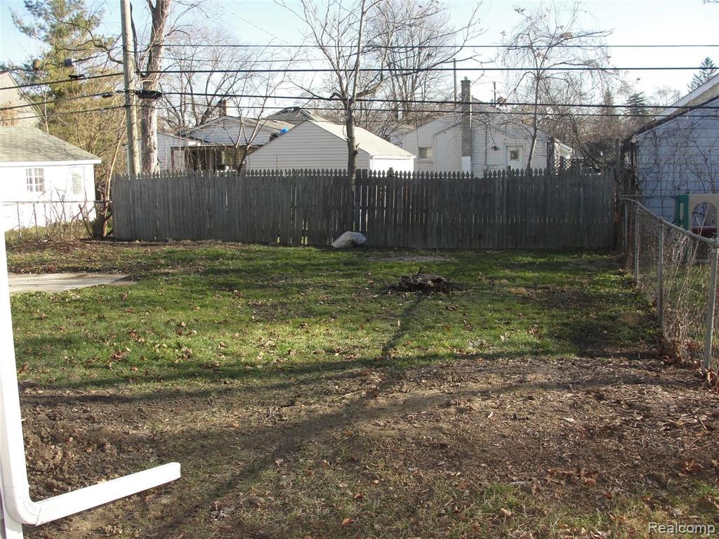 1914 Leitch Road Ferndale, MI 48220 - Photo 3 of 17