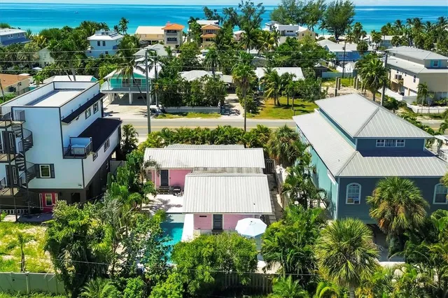 $1,149,900 | 2913 Gulf Drive, Holmes Beach, FL 34217