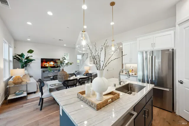 $1,144,000 | 65 Riverbend Lane, Petaluma, CA 94952