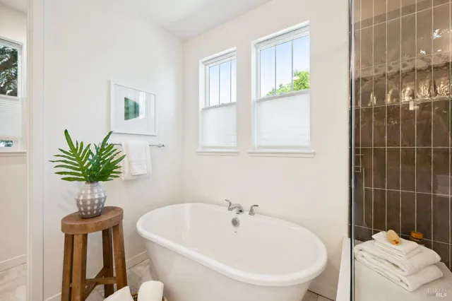 $1,144,000 | 65 Riverbend Lane, Petaluma, CA 94952