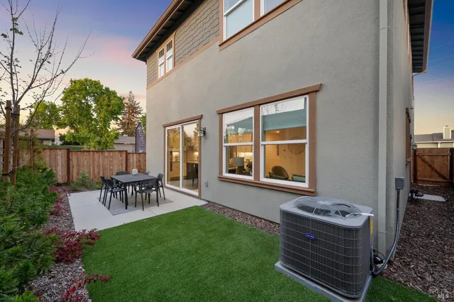 $1,144,000 | 65 Riverbend Lane, Petaluma, CA 94952