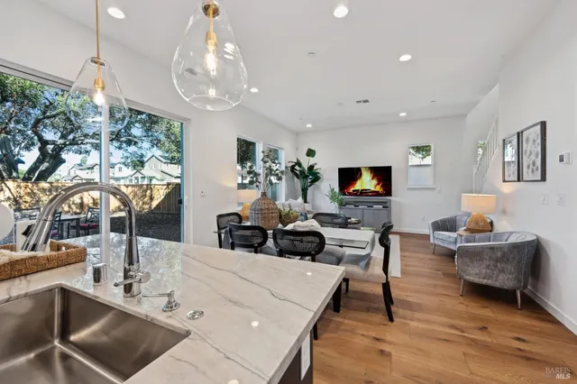 $1,144,000 | 65 Riverbend Lane, Petaluma, CA 94952