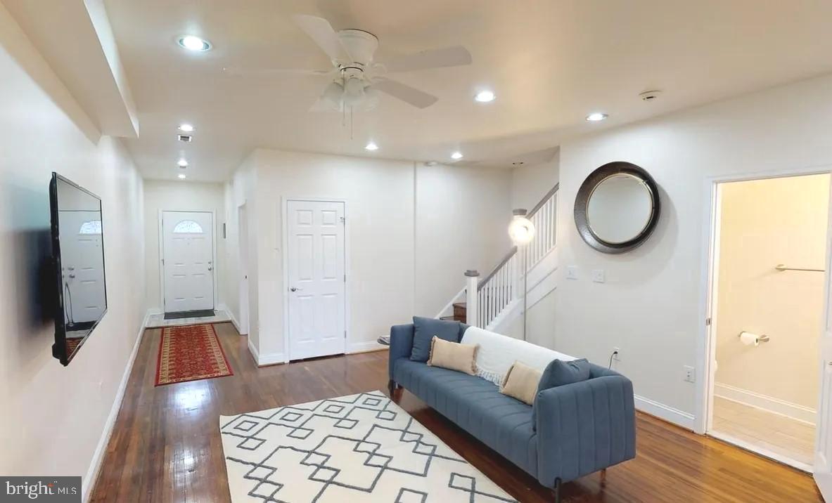 75 New York Avenue Northwest Washington, DC 20001 - Photo 14 of 32 a living room with furniture and a flat screen tv